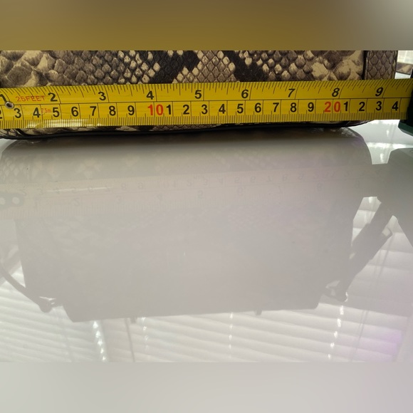 New Michael Kors snake skin with handles and shoulder strap - Picture 4 of 7